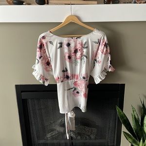 NWOT Silky Flower Top